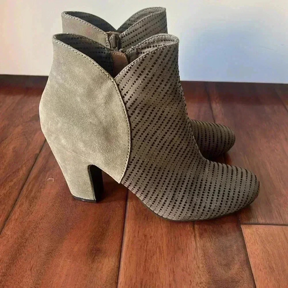 Nichole CeCe Women's Tan Leather 3" Block Heels 8 M Booties Zipper 7" Tall - Picture 3 of 9